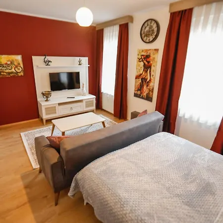 Turis 65-2 Apartman